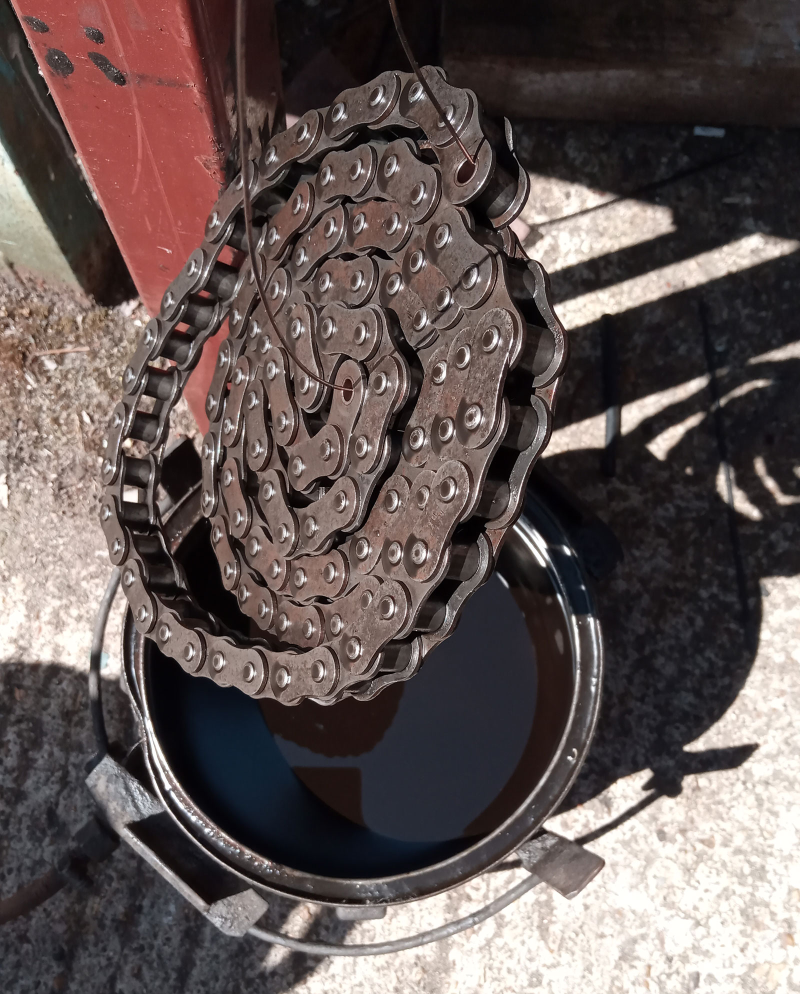 Boiling up of chain in the grease pot