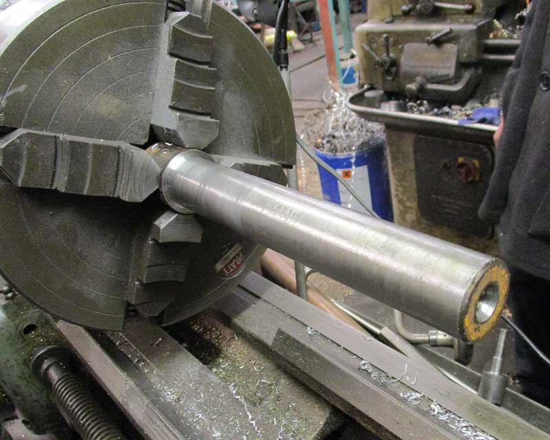 Mandrel in four jaw chuck